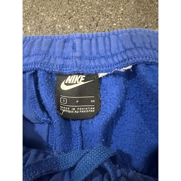 Nike fleece sportswear shorts size S - Picture 9 of 9